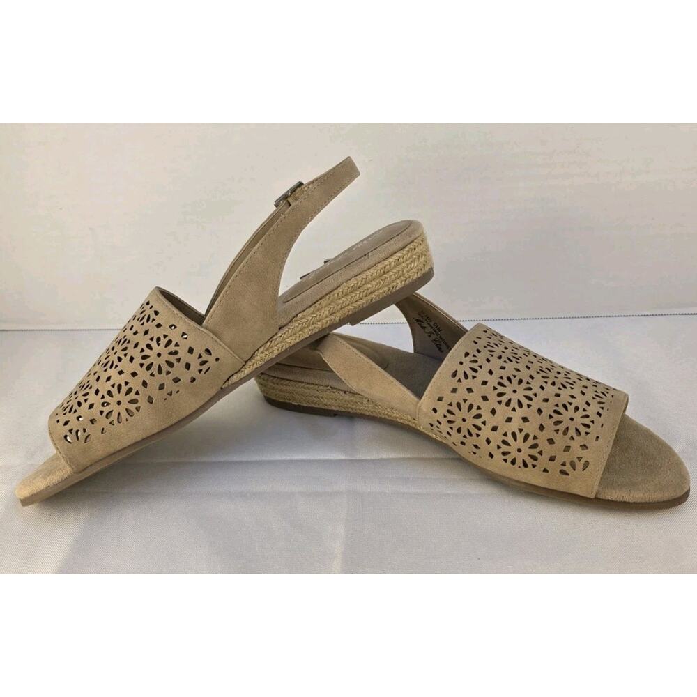 Easy Street Women's 9.5M Tan Sandals Woven Wedge Beach Wear Coastal Summer Sun